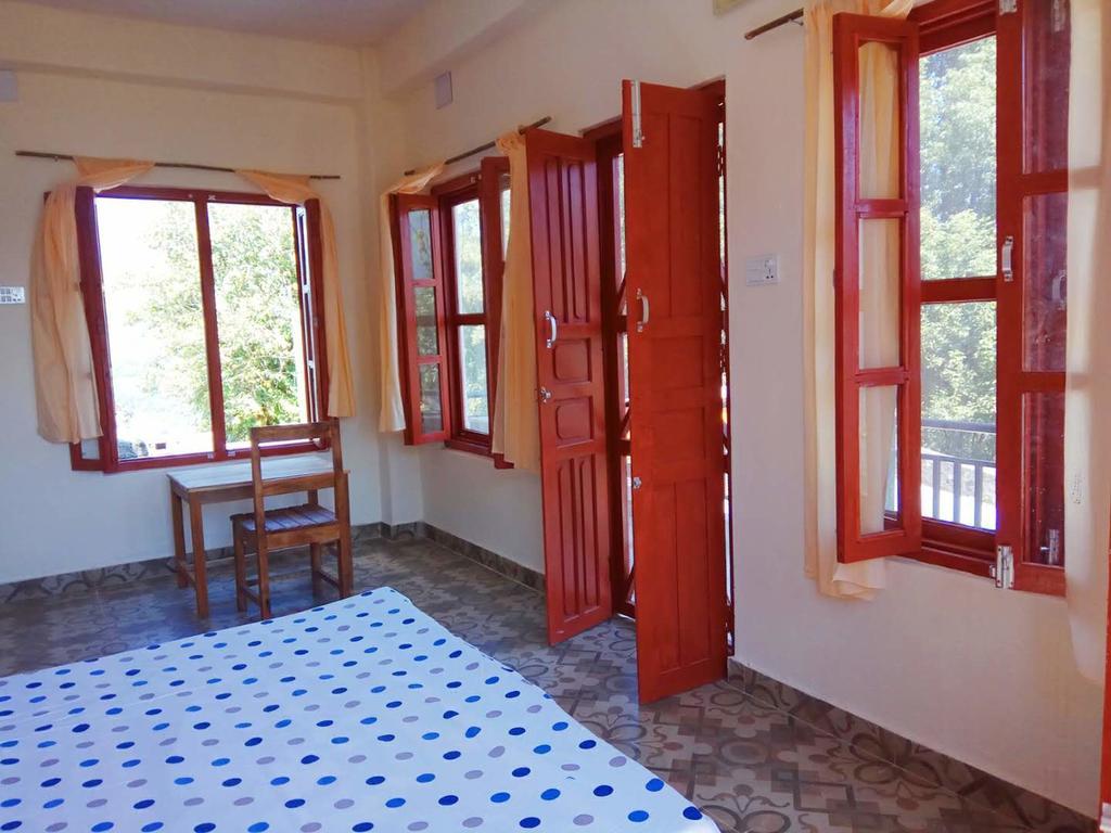 Dinesh House Bed & Breakfast Pokhara Exterior photo